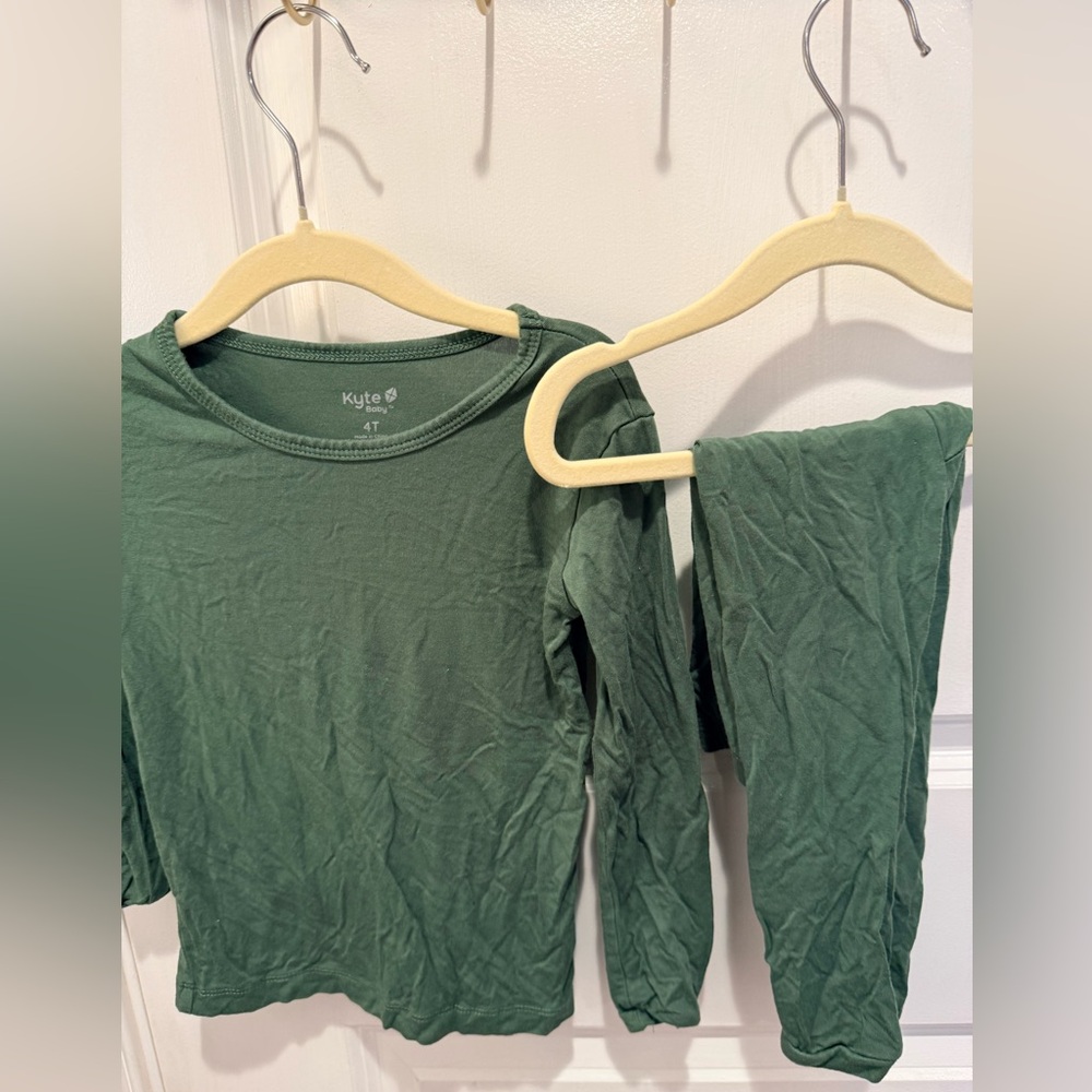 Kyte Baby Green Toddler Pajamas - Size 4T